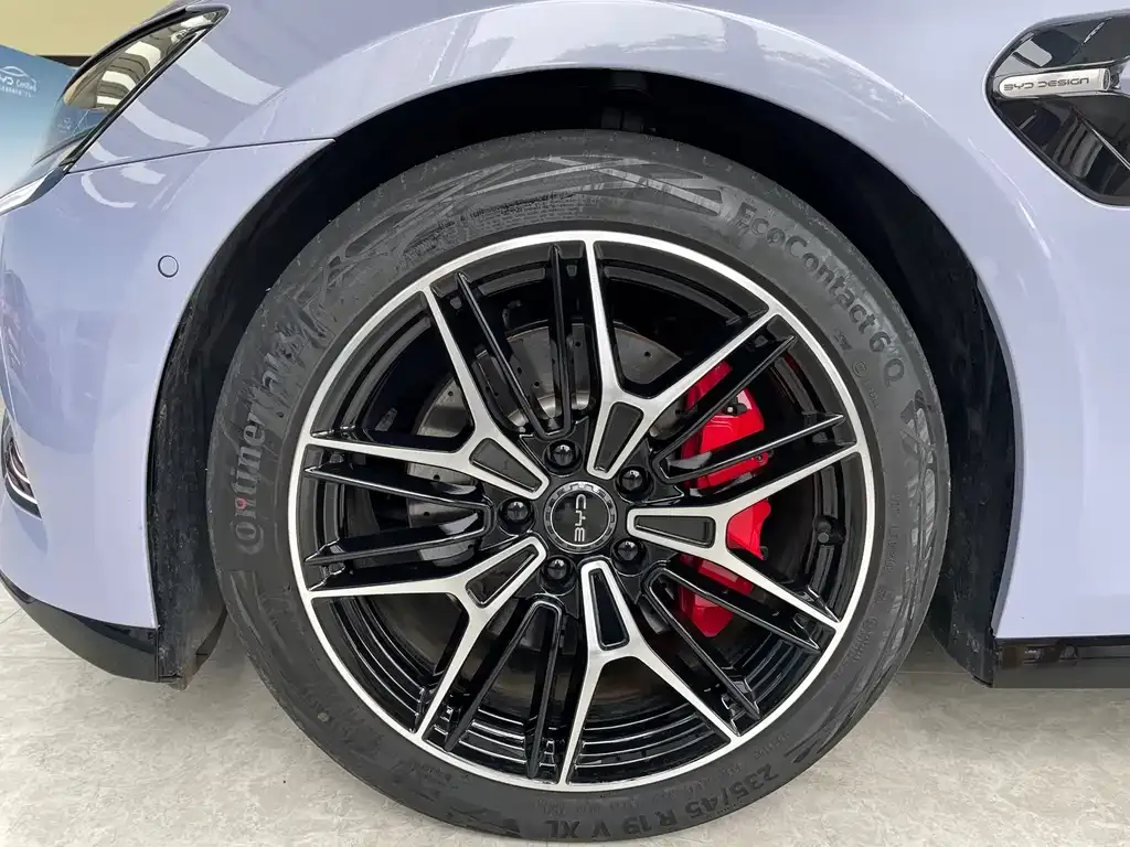 BYD Seal — фото 3
