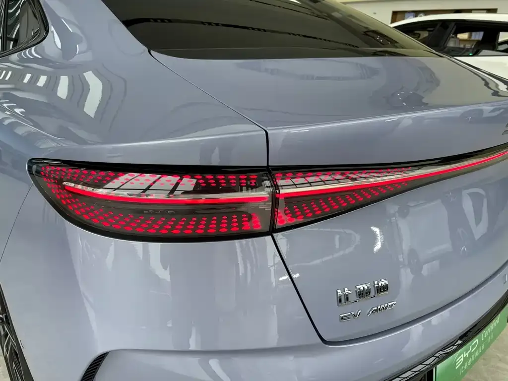 BYD Seal — фото 2
