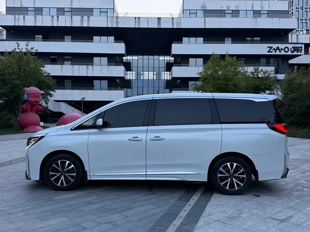 GAC Motor Trumpchi M8 — фото 3