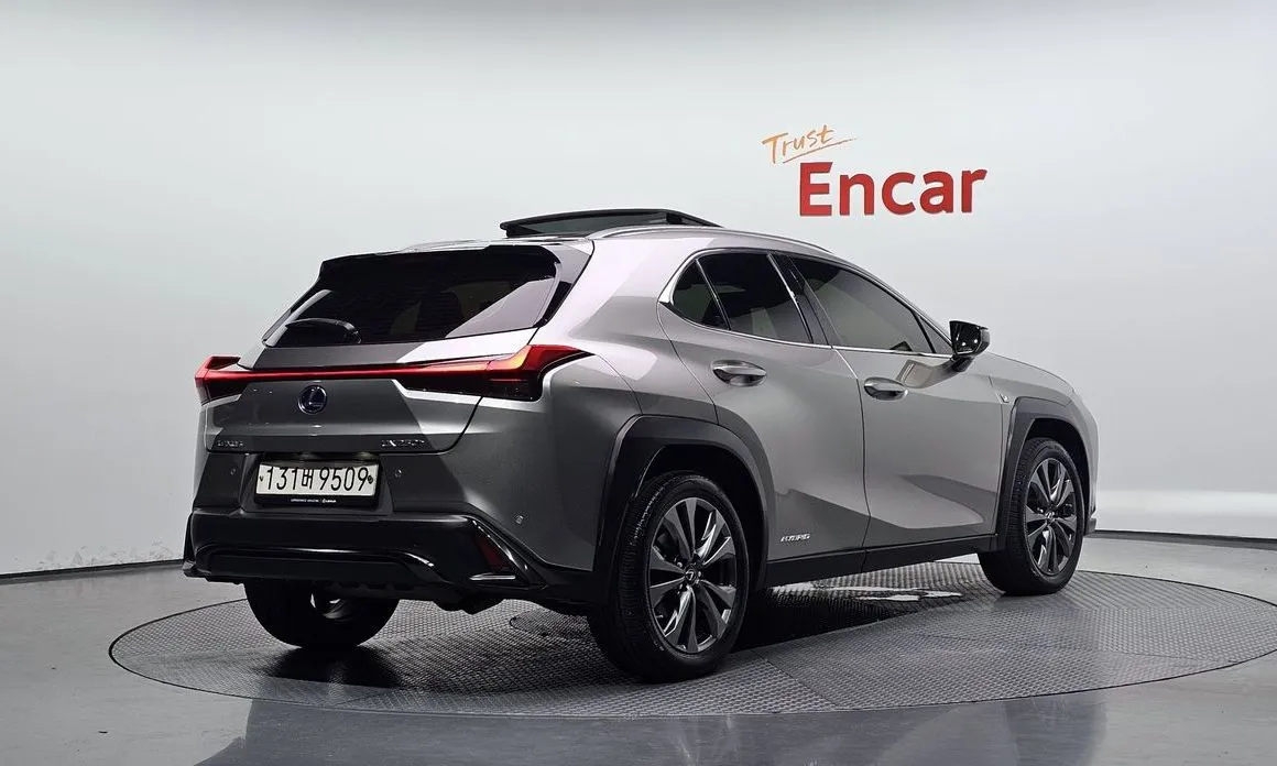 Lexus UX — фото 5