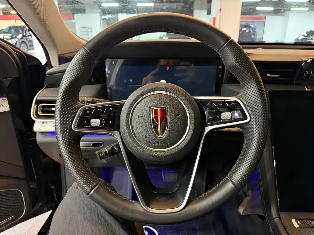 Hongqi H5 — фото 2