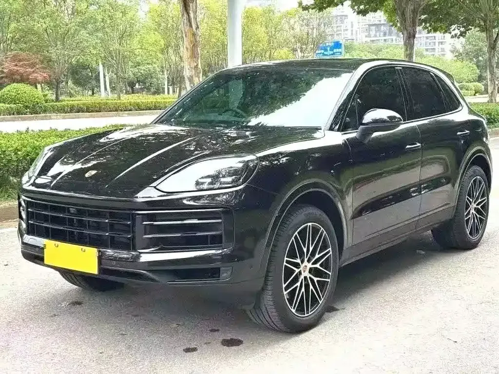 Porsche Cayenne — фото 1