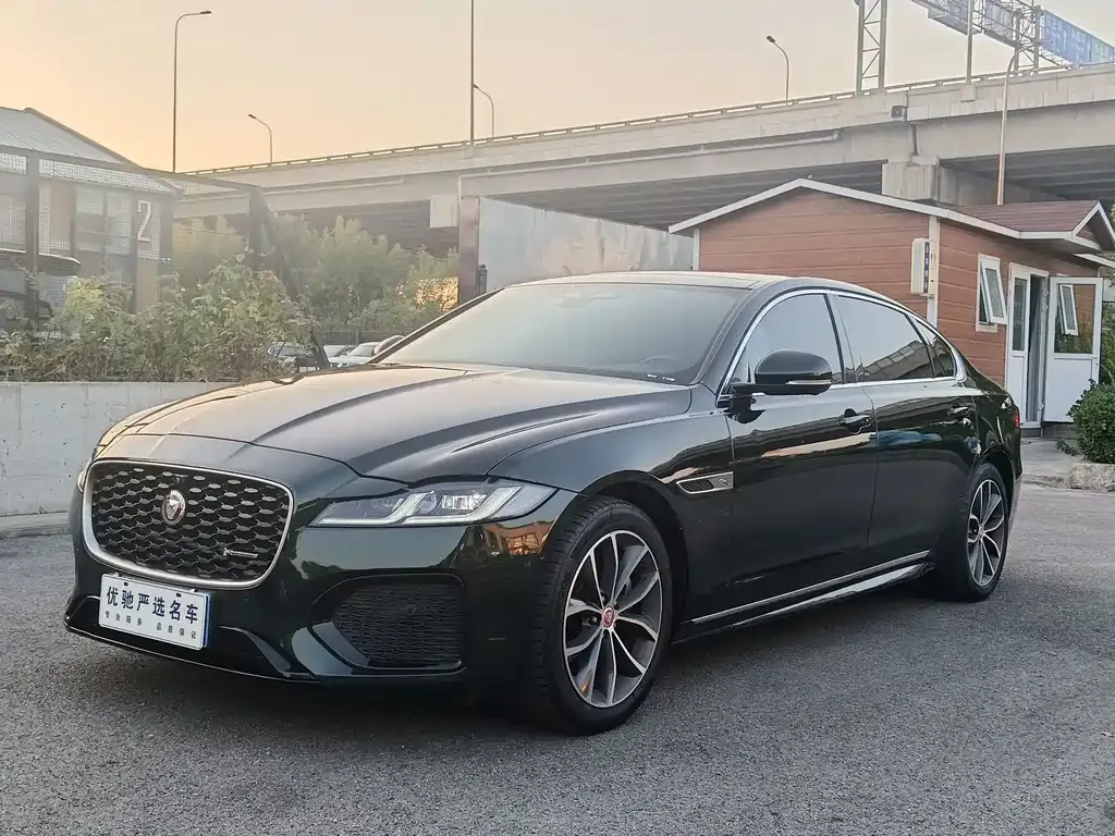 Jaguar XFL — фото 1