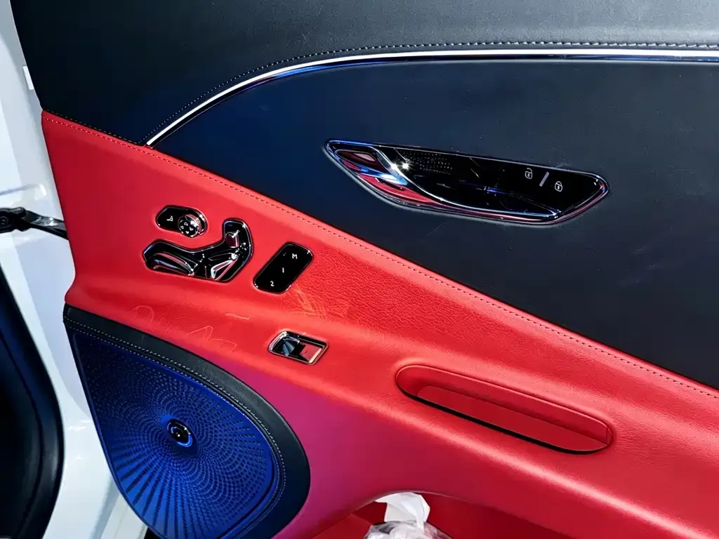 Bentley Flying Spur — фото 6
