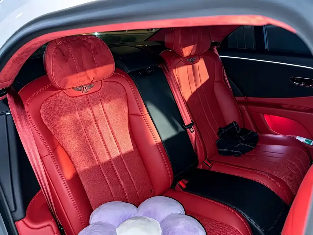 Bentley Flying Spur — фото 2