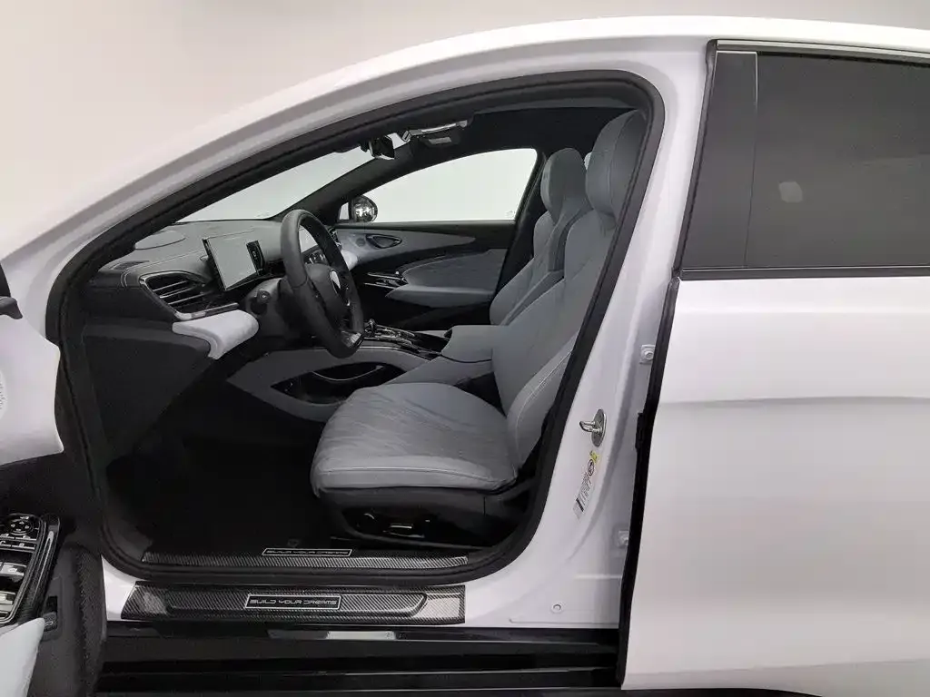 BYD Seal — фото 9