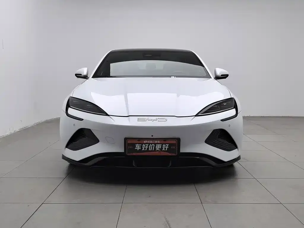BYD Seal — фото 2
