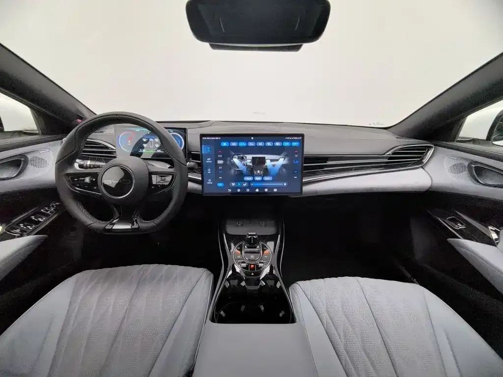 BYD Seal — фото 4