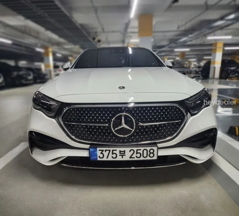 Mercedes-Benz E-Class — фото 1
