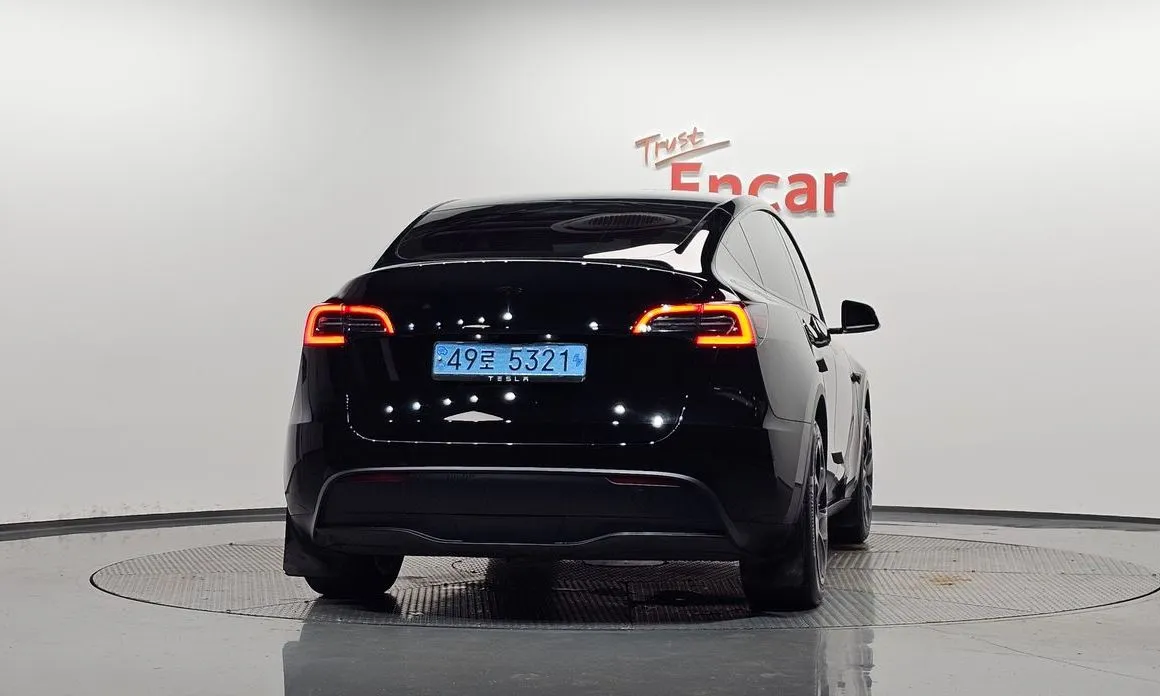 Tesla Model Y — фото 3