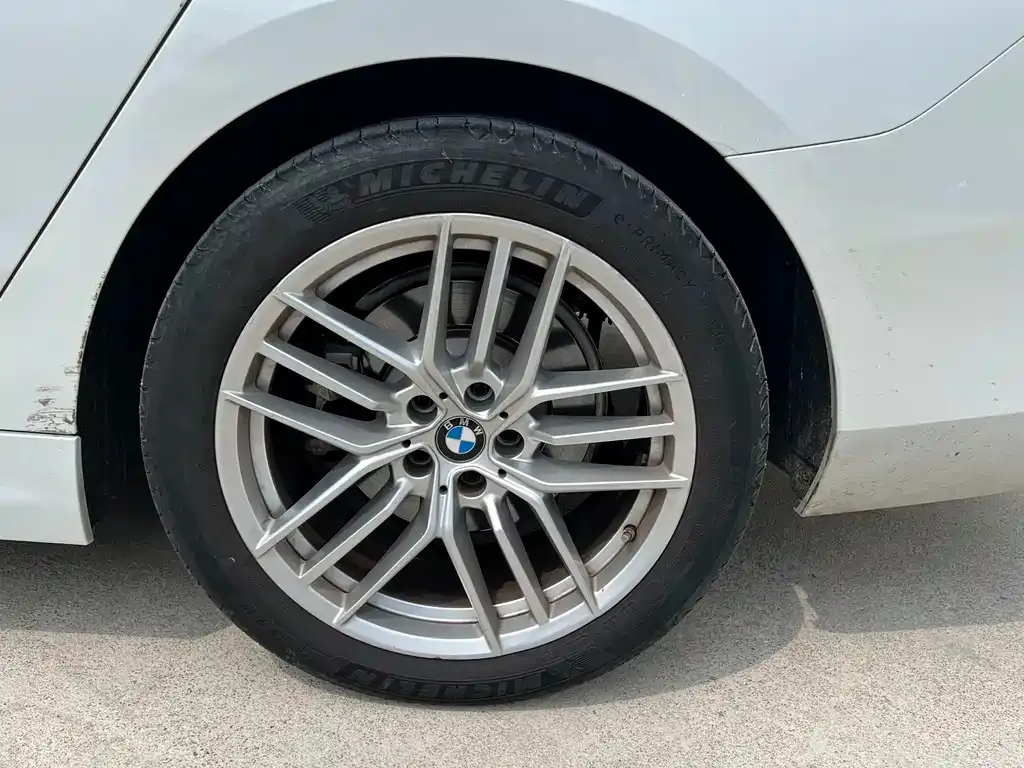 BMW 5 Series — фото 10