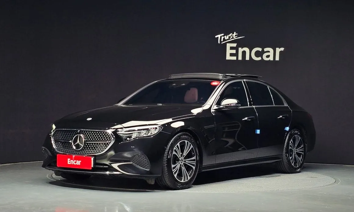Mercedes-Benz E-Class — фото 1
