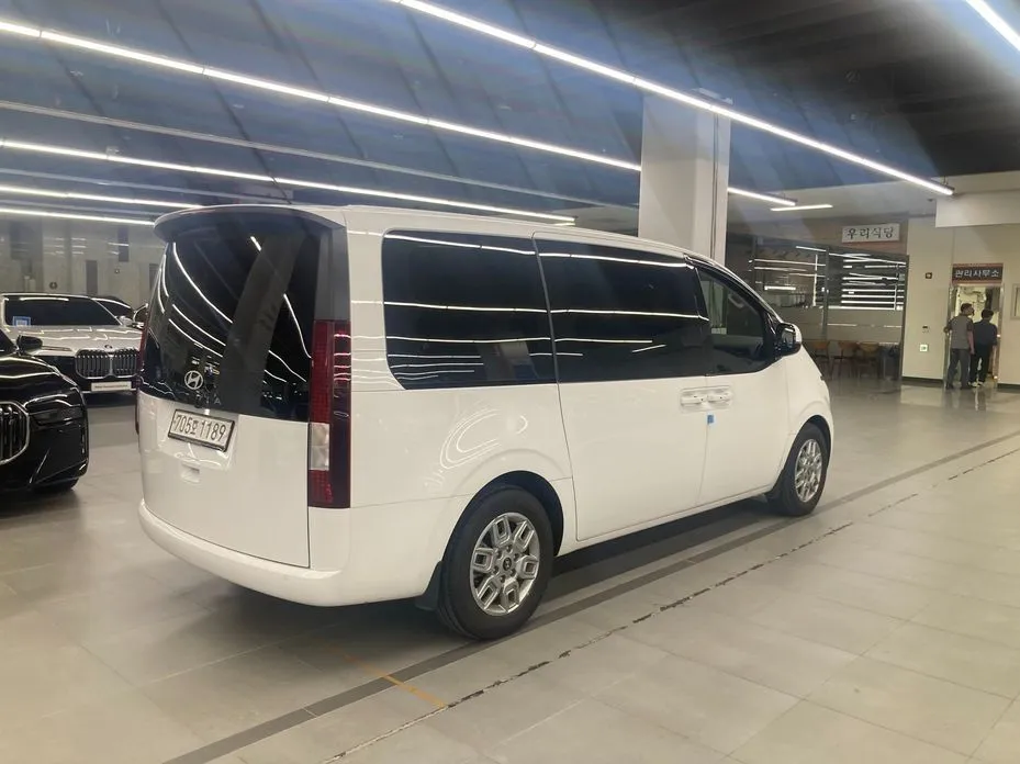 Hyundai Staria — фото 3