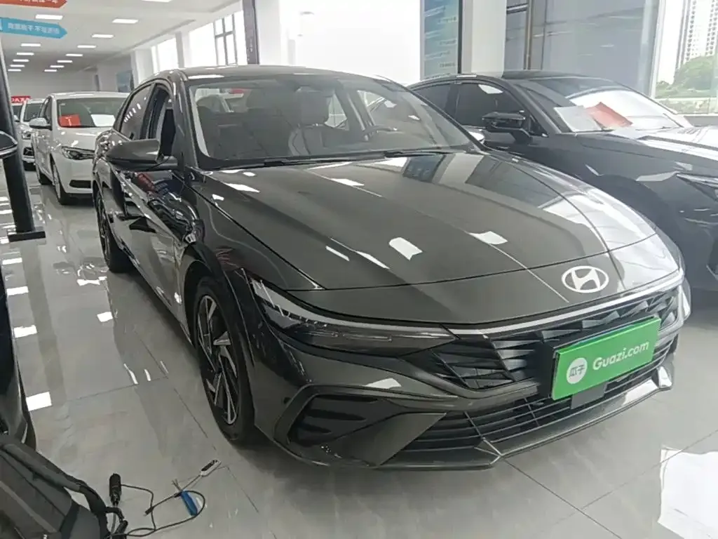 Hyundai Elantra — фото 4