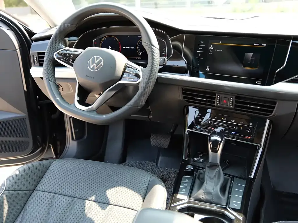Volkswagen Passat — фото 6