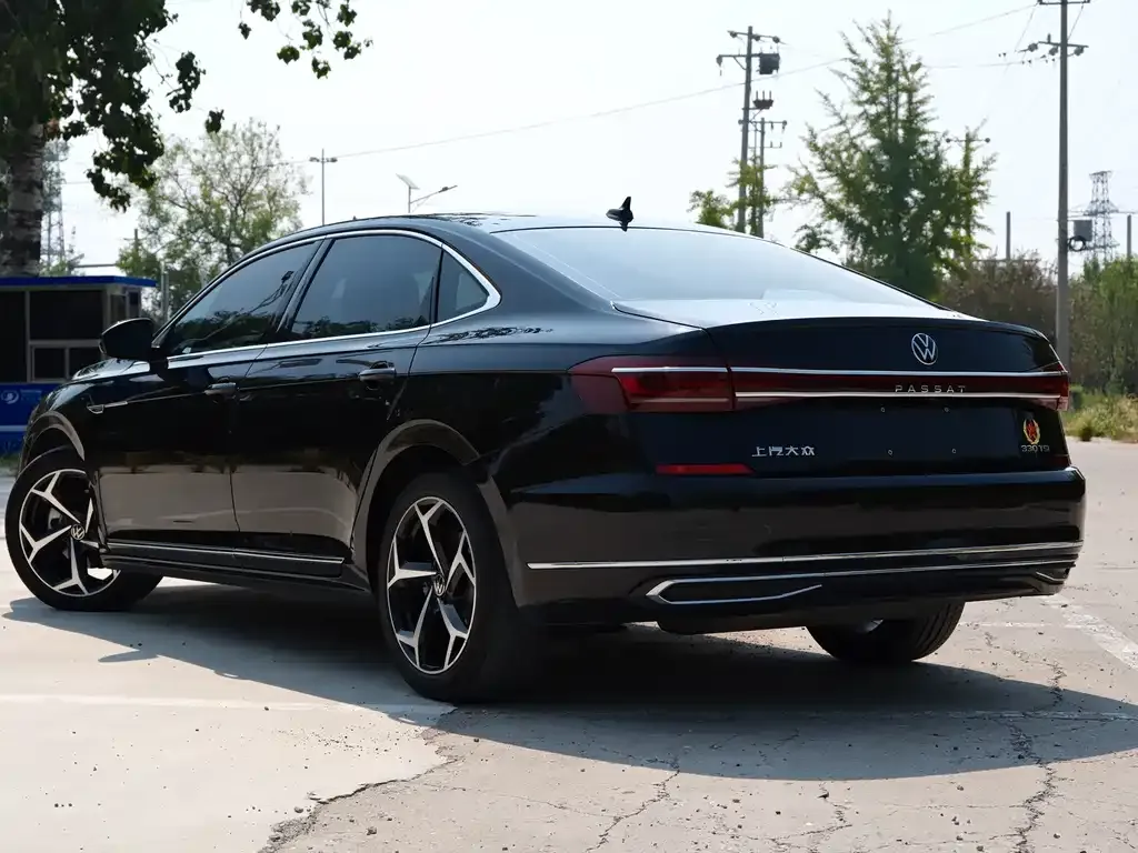 Volkswagen Passat — фото 2