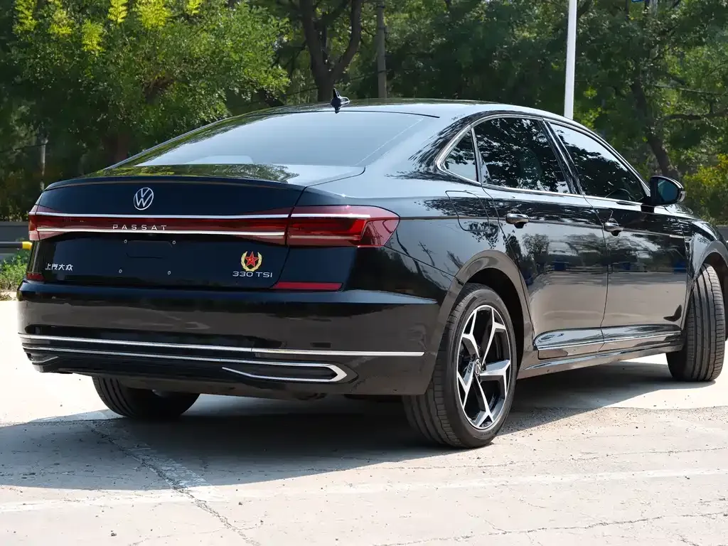 Volkswagen Passat — фото 8
