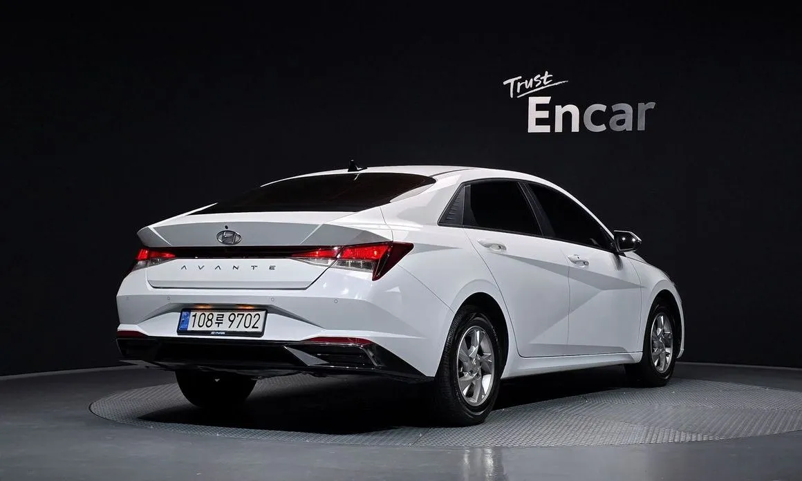Hyundai AVANTE — фото 3
