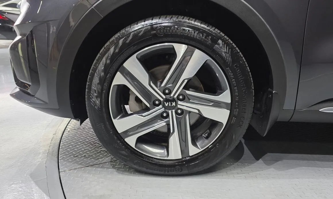 Kia Sorento — фото 7