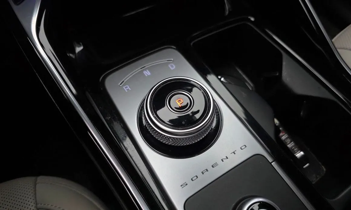 Kia Sorento — фото 6