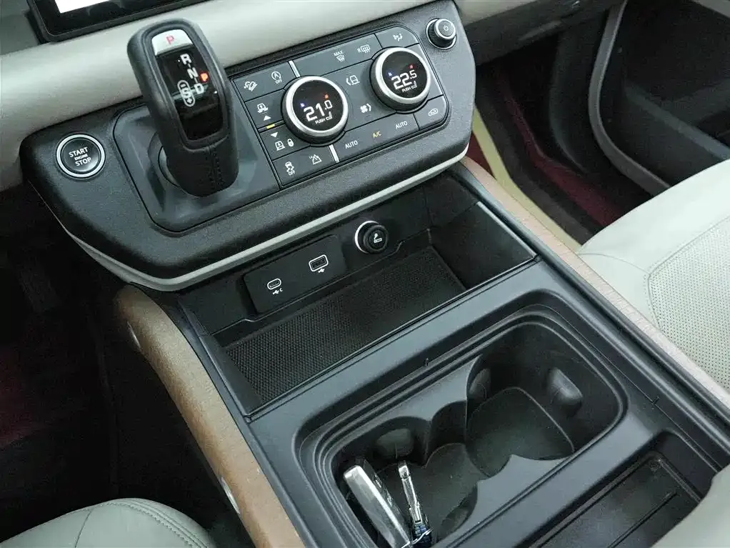 Land Rover Defender — фото 6
