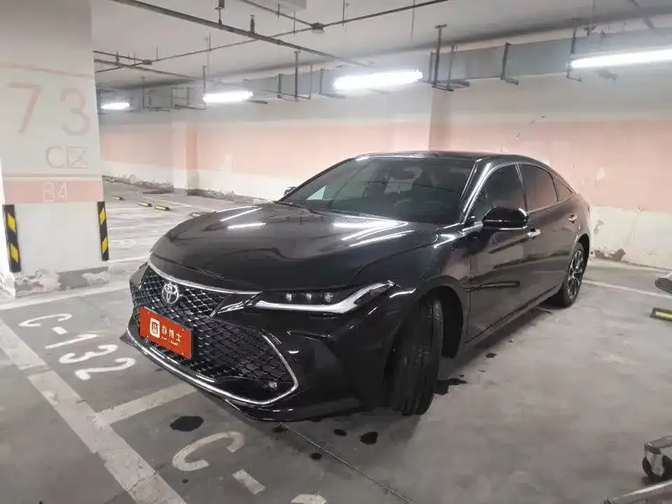 Toyota Avalon — фото 1