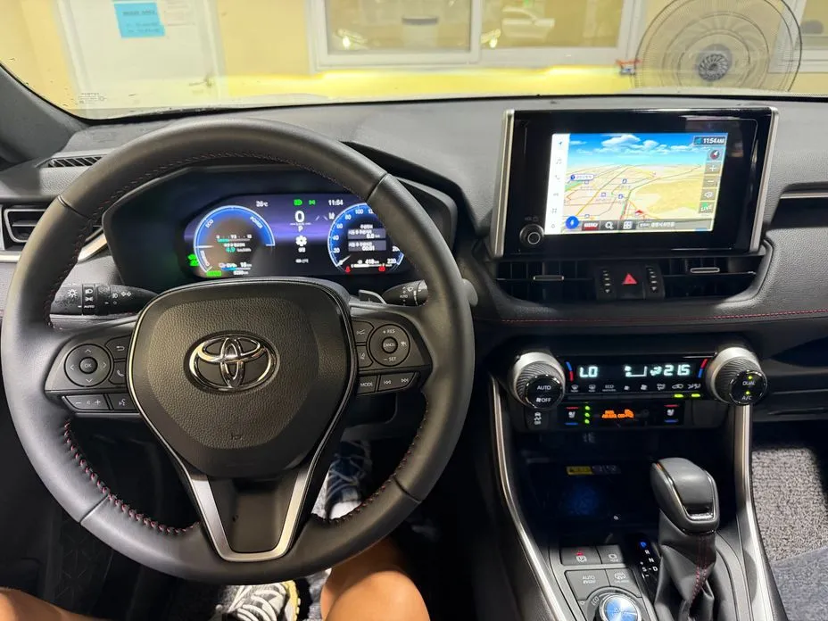 Toyota RAV4 — фото 10