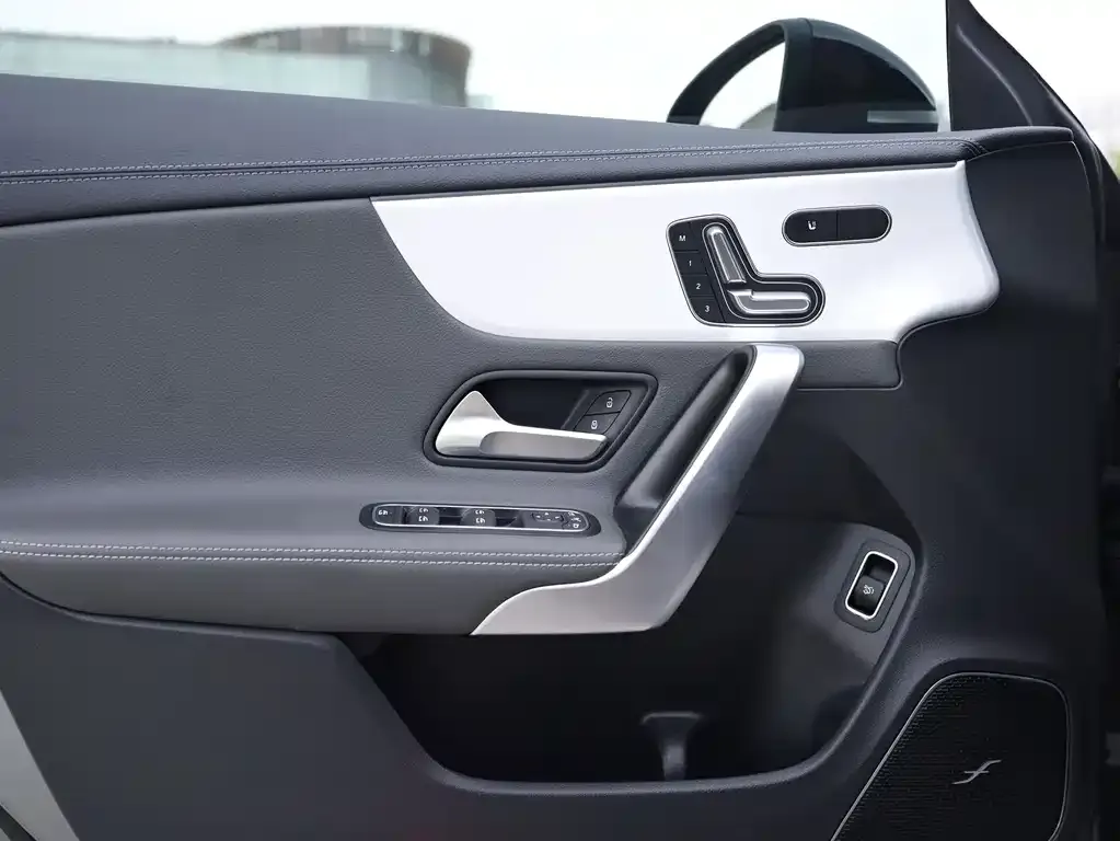 Mercedes-Benz CLA AMG — фото 9
