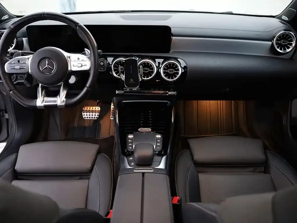 Mercedes-Benz CLA AMG — фото 4