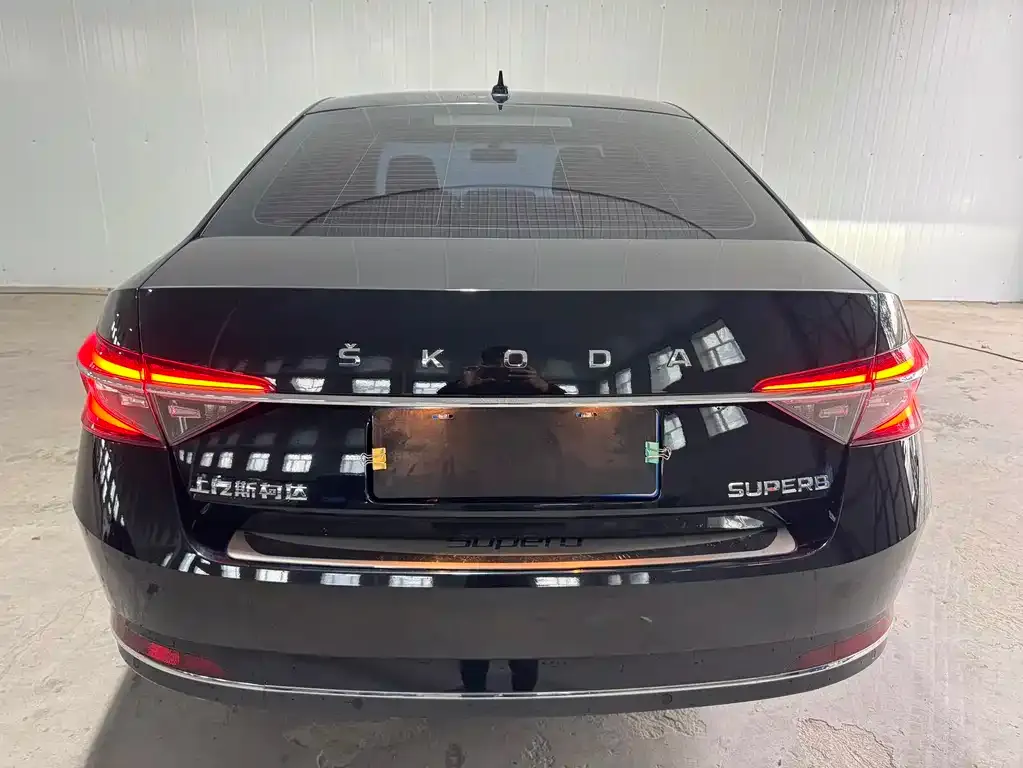 Skoda Superb — фото 4