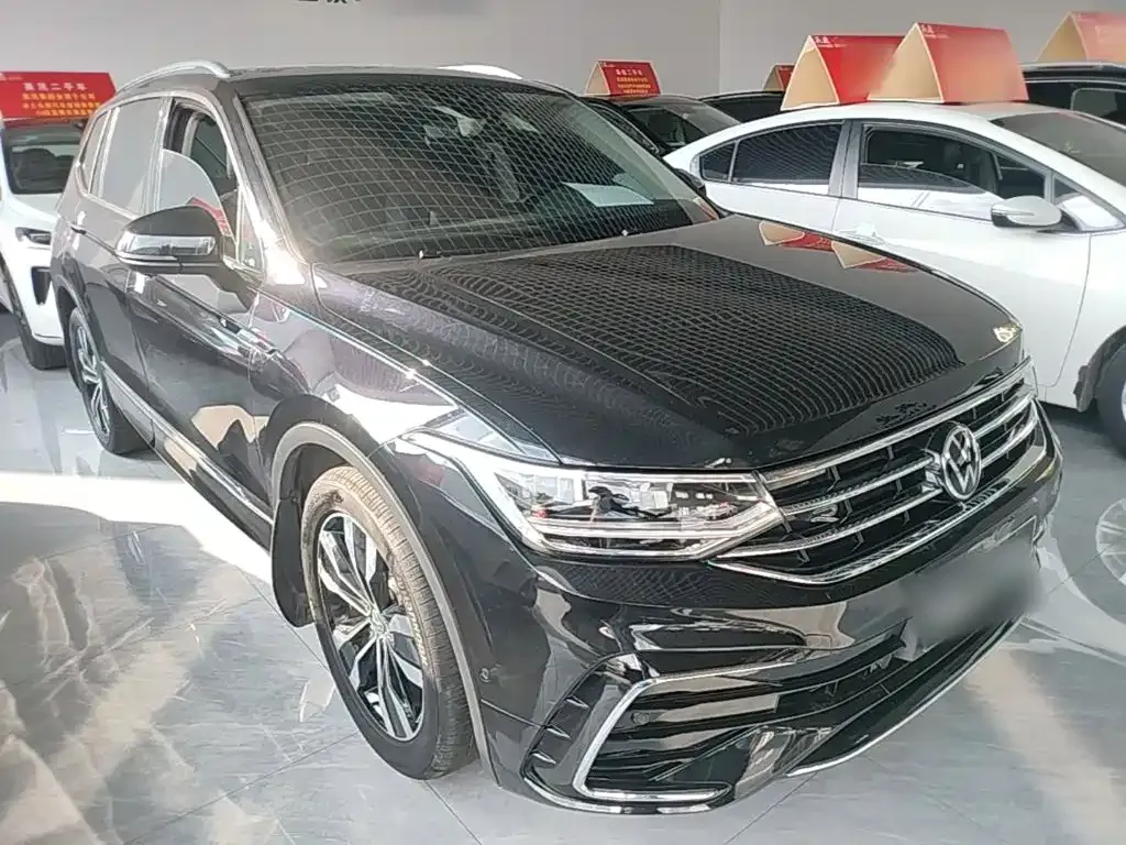 Volkswagen Tiguan L — фото 8