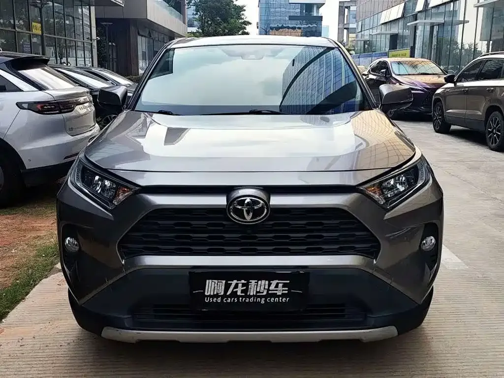 Toyota RAV4 — фото 6