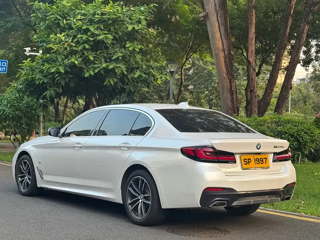 BMW 5 Series — фото 10