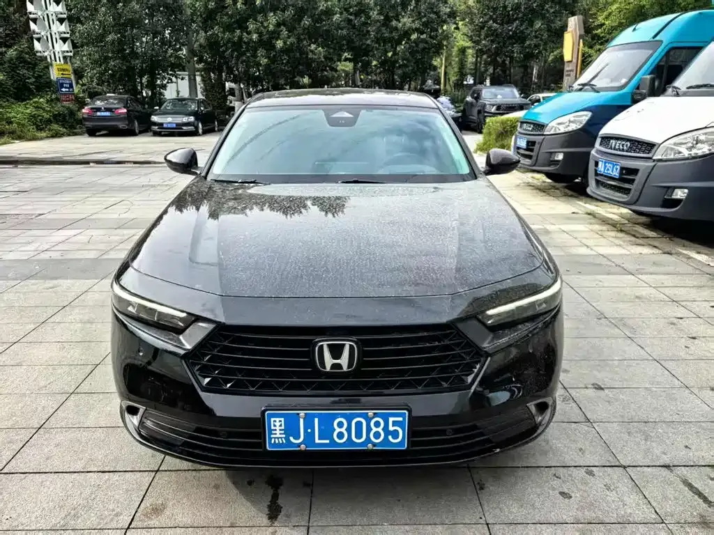 Honda Accord — фото 1
