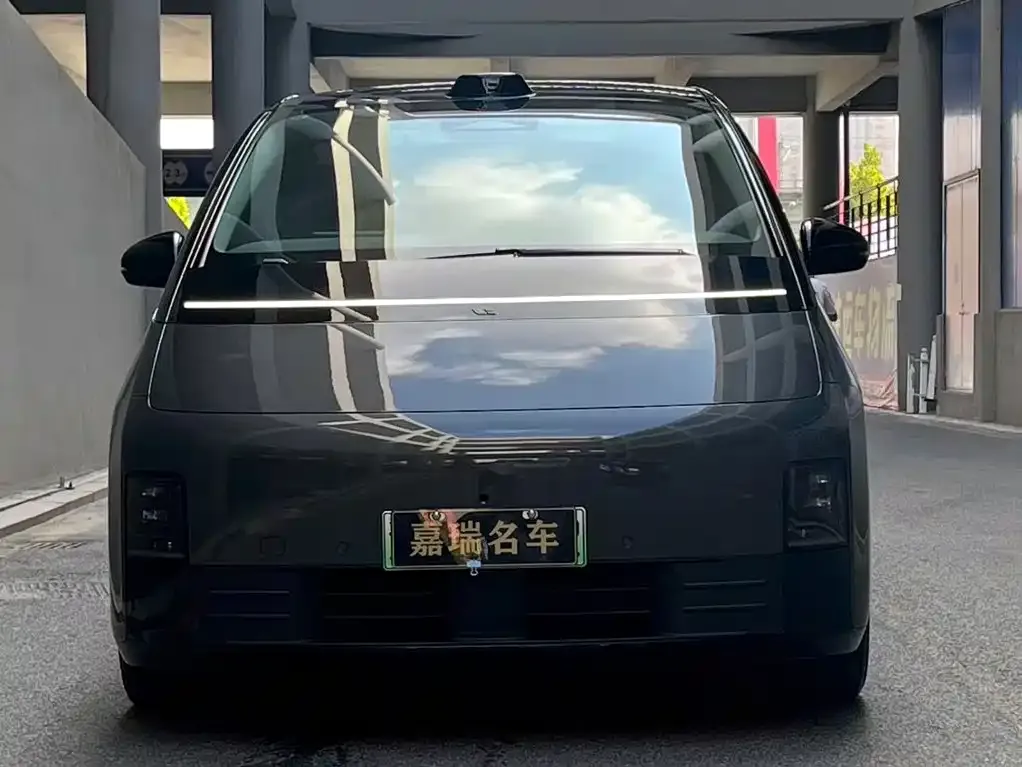 Li Auto MEGA — фото 7