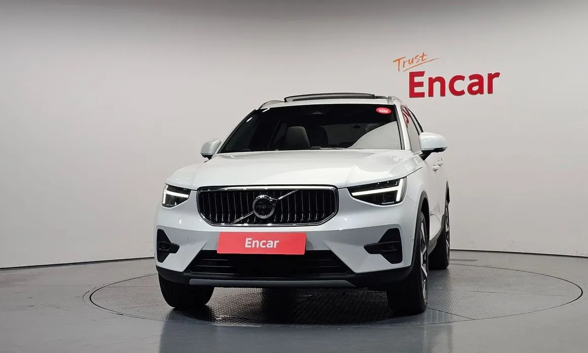 Volvo XC40 — фото 7
