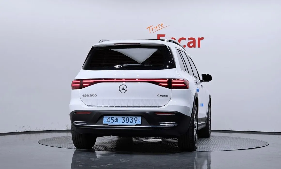 Mercedes-Benz EQB — фото 2