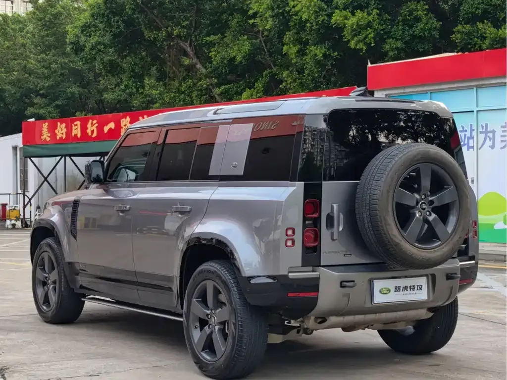 Land Rover Defender — фото 10