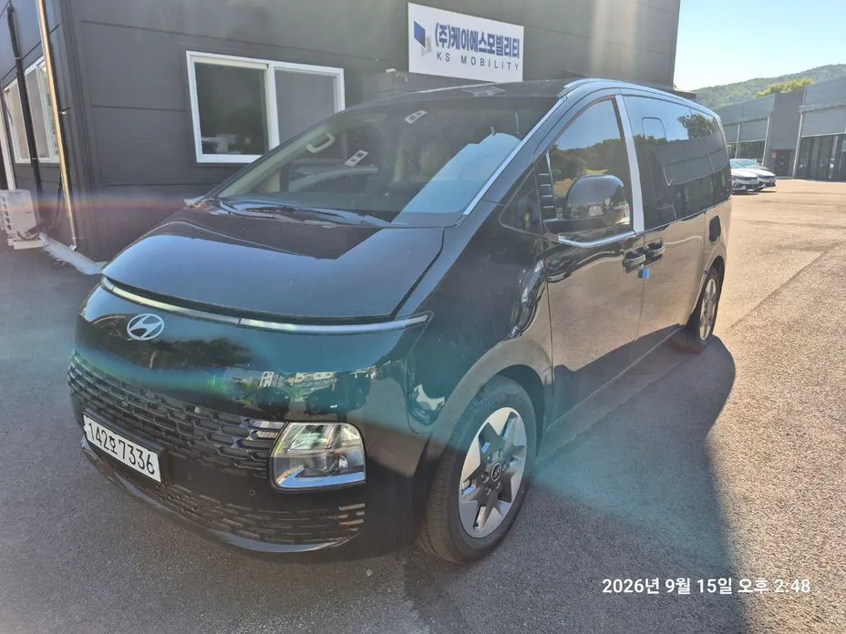 Hyundai Staria — фото 1
