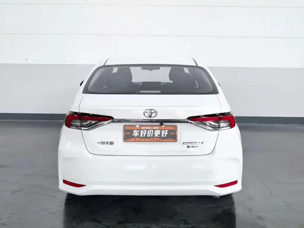 Toyota Corolla — фото 4