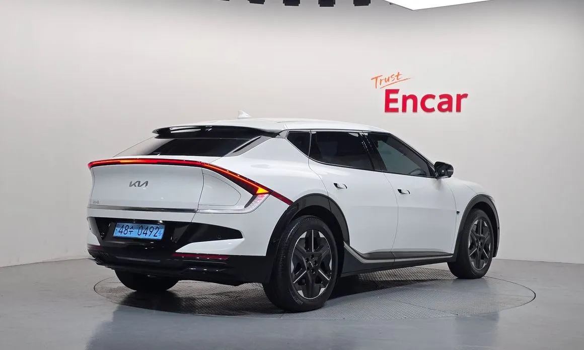 Kia EV6 — фото 8
