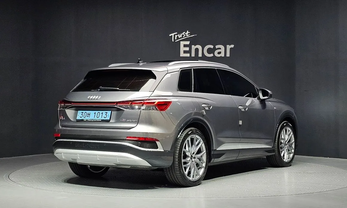 Audi Q4 e-tron — фото 10
