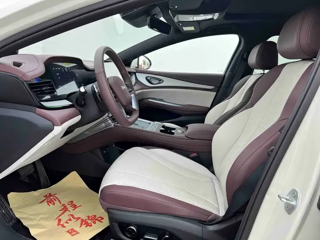 BYD Seal 07 DM-i — фото 3