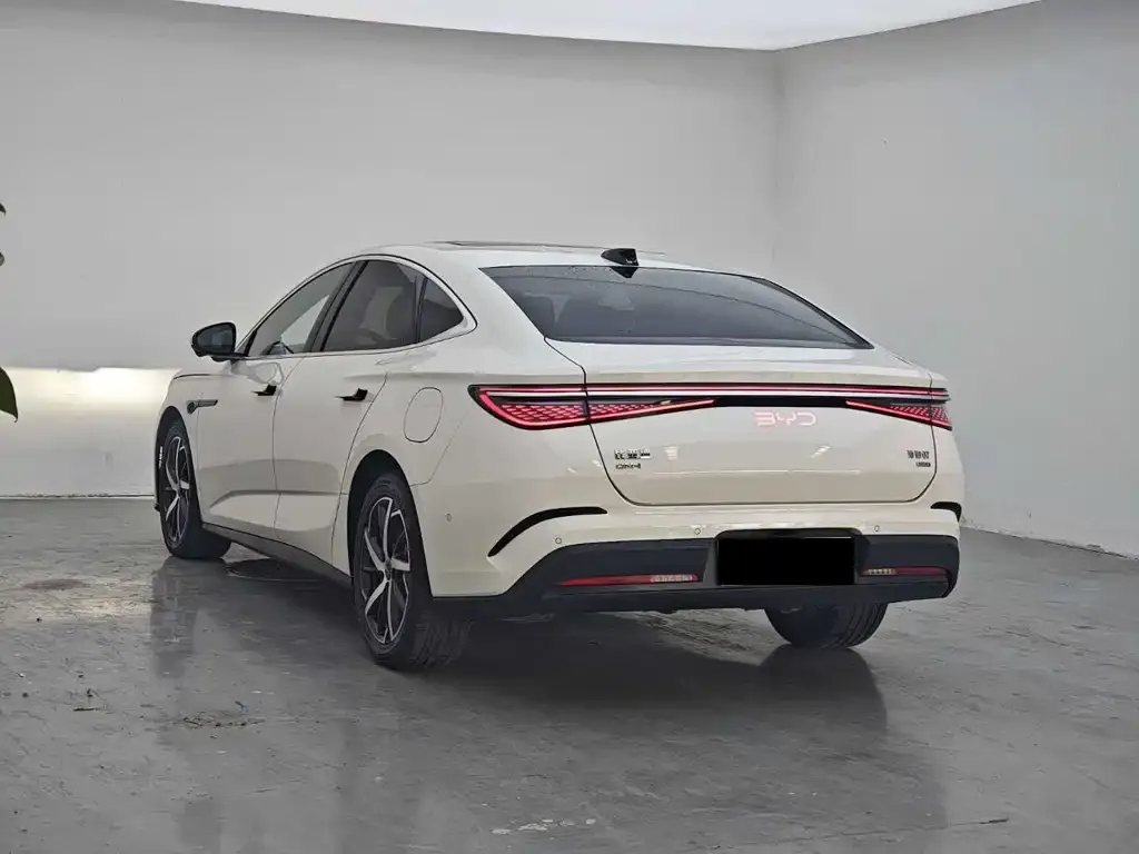 BYD Seal 07 DM-i — фото 8