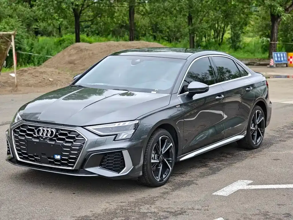 Audi A3 — фото 1