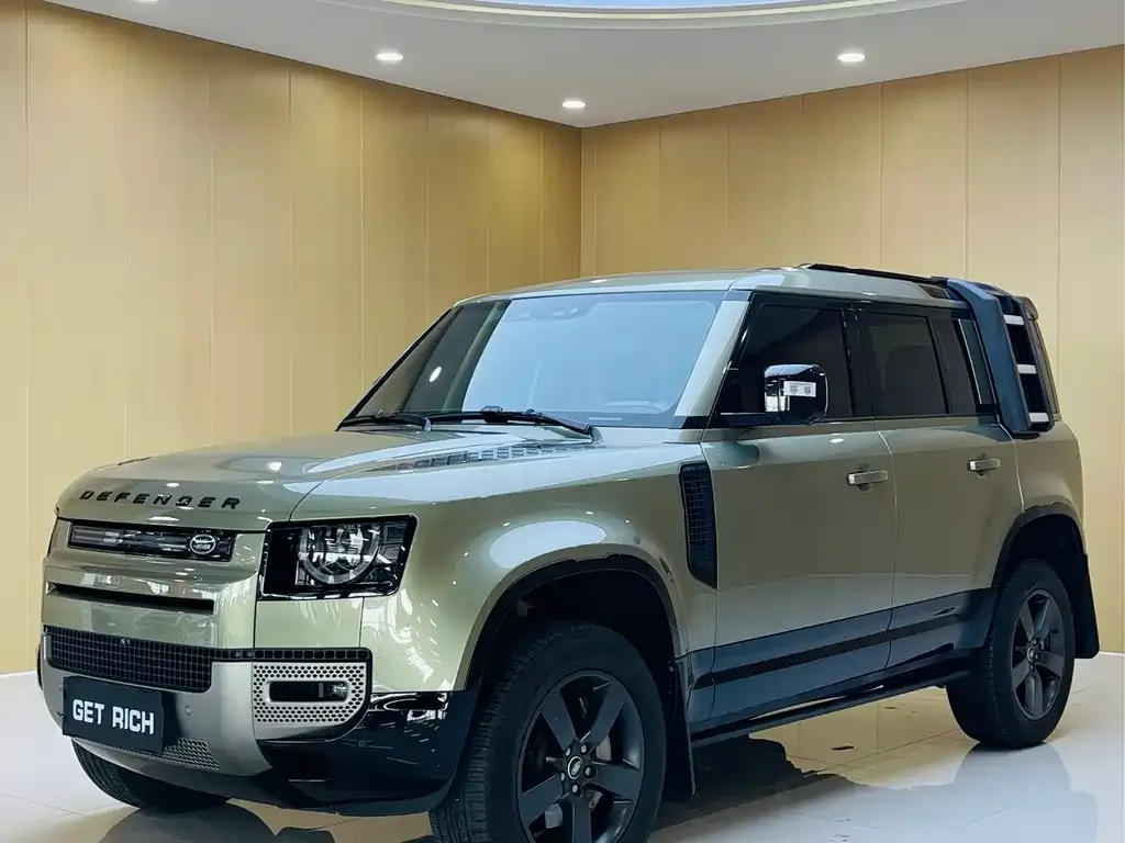 Land Rover Defender — фото 1