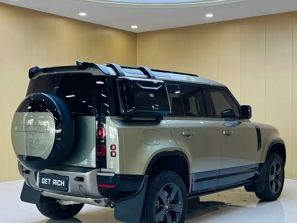 Land Rover Defender — фото 7