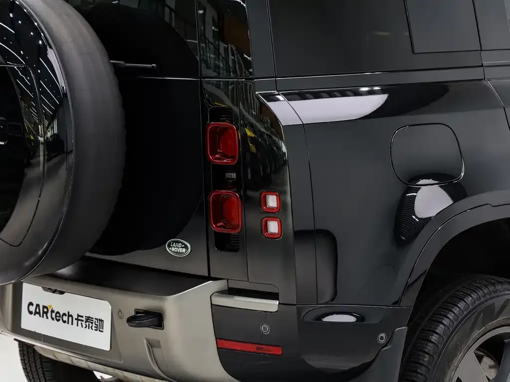 Land Rover Defender — фото 6