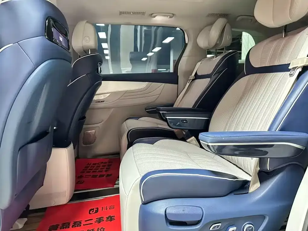 Roewe iMAX8 — фото 3