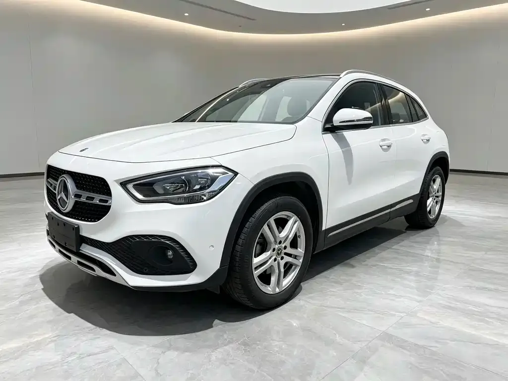 Mercedes-Benz GLA — фото 1